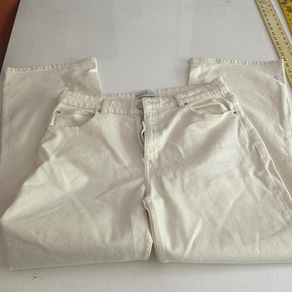 White jeans denim co.